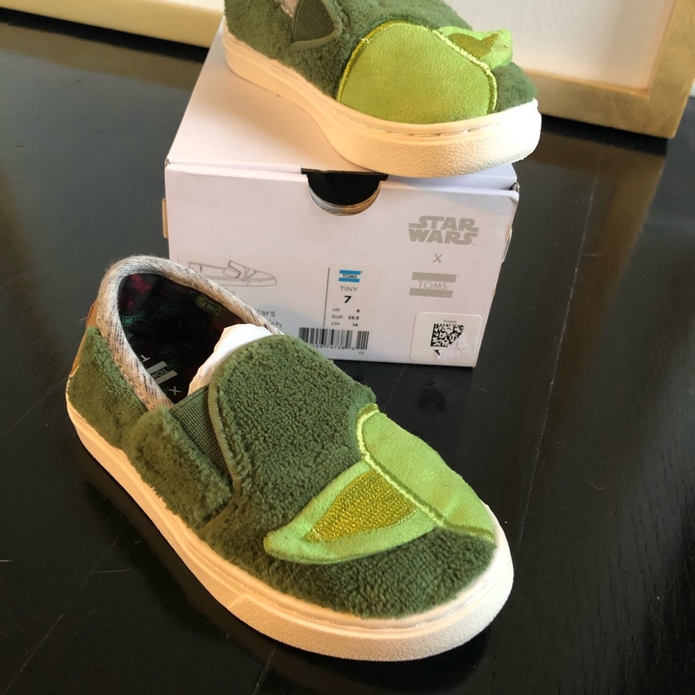 NIB Toms Yoda Star Wars Shoes Toddler Size 7